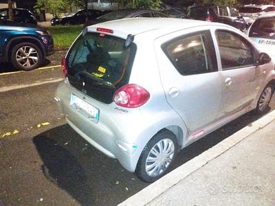 Usata Toyota Aygo 68 CV (50 kW) 2007 Grigio Utilitaria