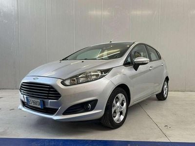 Begagnad Ford Fiesta Titanium 97 HK (71 kW) 2013 Silver Halvkombi
