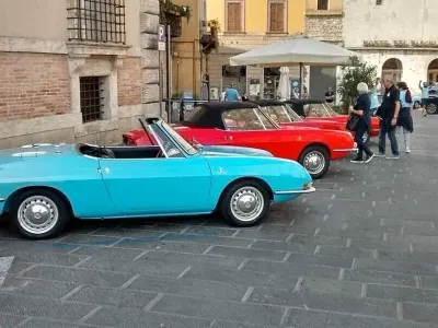 Usata Fiat 850 Sport 50 CV (36 kW) 1967 Blu Cabrio