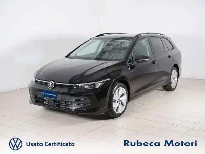 Usata VW Golf VIII Life 150 CV (110 kW) 2024 Nero Station wagon
