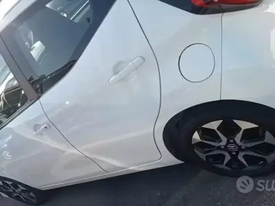 Usata Toyota Aygo 72 CV (52 kW) 2020 Bianco Utilitaria