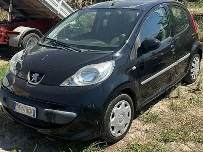 Usata Peugeot 107 75 CV (55 kW) 2008 Nero Utilitaria
