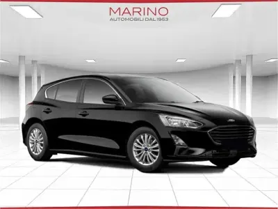 Begagnad Ford Focus Business Edition 120 HK (88 kW) 2021 Grå Sedan