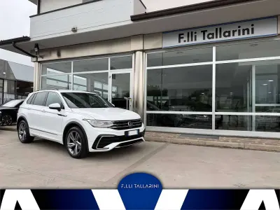 Usata VW Tiguan R-line 150 CV (110 kW) 2023 Pure white SUV