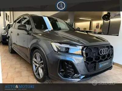 Usata Audi Q7 S-Line 286 CV (210 kW) 2024 Grigio SUV