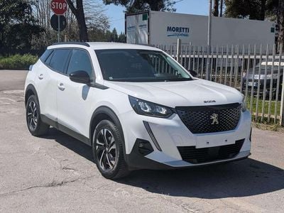 Begagnad Peugeot 2008 Allure 131 HK (96 kW) 2022 Vit SUV