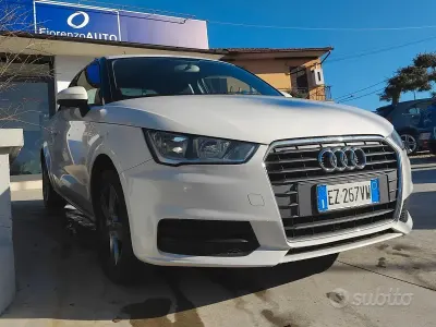 Käytetty Audi A1 Ambiente 90 HP (66 kW) 2015 Valkoinen Viistoperä