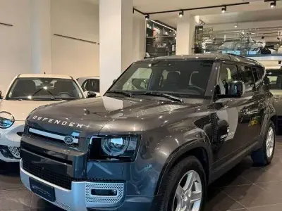 Usata Land Rover Defender SE 250 CV (183 kW) 2022 Grigio SUV