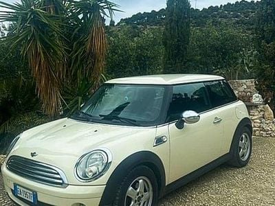 Begagnad Mini Cooper 75 HK (55 kW) 2010 Halvkombi