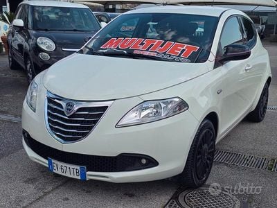 Usata Lancia Ypsilon S 95 CV (69 kW) 2015 Bianco Utilitaria