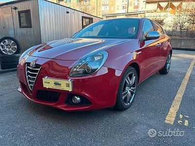 Usata Alfa Romeo Giulietta Exclusive 105 CV (77 kW) 2014 Rosso Utilitaria