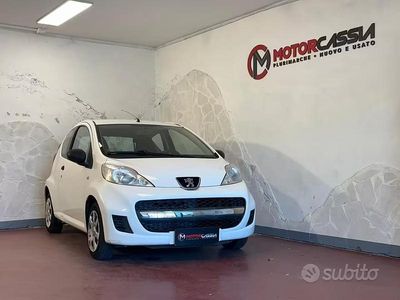 Usata Peugeot 107 68 CV (50 kW) 2010 Bianco Utilitaria