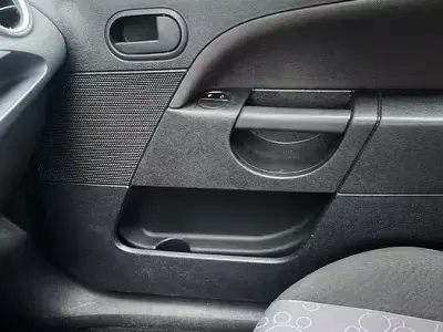 Usata Ford Fiesta 49 CV (36 kW) 2007 Grigio Utilitaria