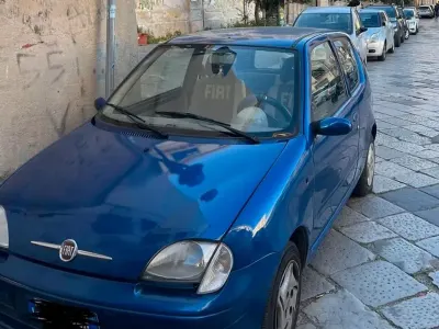 Usata Fiat 600 54 CV (39 kW) 2005 Bluazzurro Utilitaria