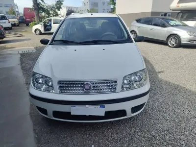 Usata Fiat Punto Active 60 CV (44 kW) 2009 Bianco Utilitaria