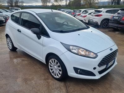 Usata Ford Fiesta 75 CV (55 kW) 2016 Bianco Furgone