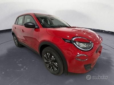 Nuova Fiat 600 100 CV (73 kW) 2025 Rosso SUV