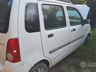 Usata Opel Agila 75 CV (55 kW) 2002 Bianco Monovolume