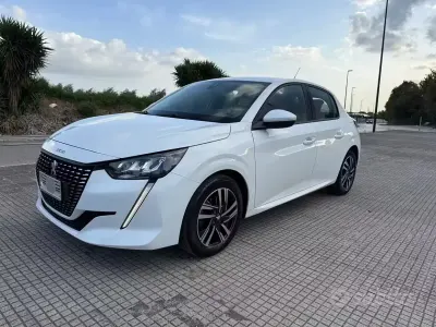 Gebraucht Peugeot 208 Allure 101 PS (74 kW) 2020 Weiß Kleinwagen
