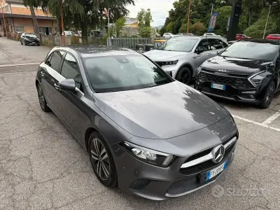 Usata Mercedes A180 116 CV (85 kW) 2019 Grigio Berlina