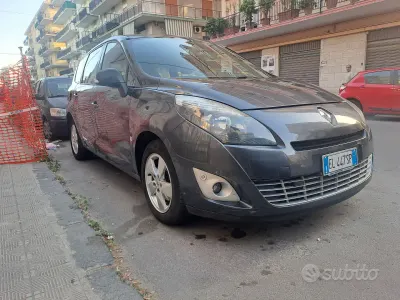 Usata Renault Scenic E-Tech 2011 Grigio Monovolume