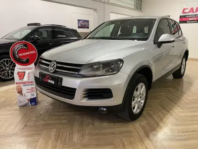 Usata VW Touareg 240 CV (176 kW) 2011 Grigio SUV