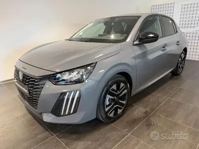Usata Peugeot 208 Allure 101 CV (74 kW) 2025 Grigio Utilitaria