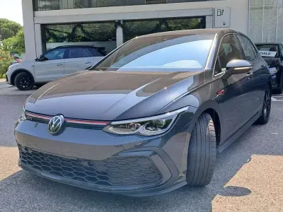 Usata VW Golf VIII GTI 245 CV (180 kW) 2023 Deep black perlato Berlina