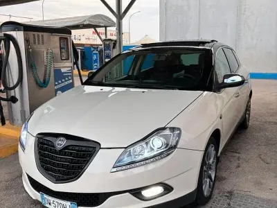 Usata Lancia Delta 120 CV (88 kW) 2009 Bianco Utilitaria