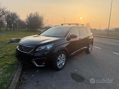 Usata Peugeot 5008 120 CV (88 kW) 2018 Nero SUV