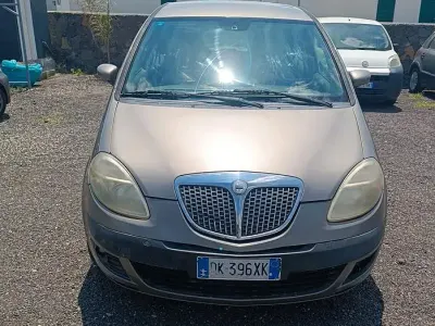 Usata Lancia Musa 69 CV (50 kW) 2008 Marrone Monovolume