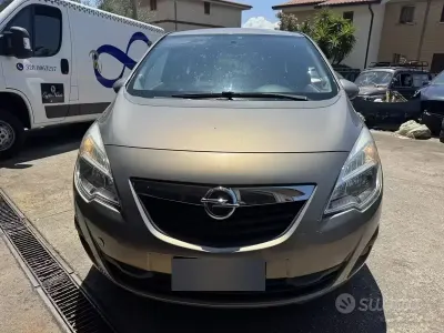 Usata Opel Meriva 120 CV (88 kW) 2013 Marrone Monovolume