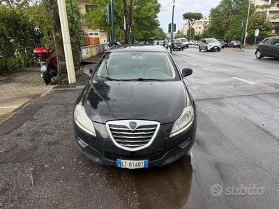 Usata Lancia Delta Gold 105 CV (77 kW) 2013 Nero Utilitaria