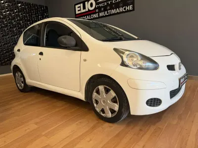Usata Toyota Aygo Connect Style 68 CV (50 kW) 2011 Other Utilitaria