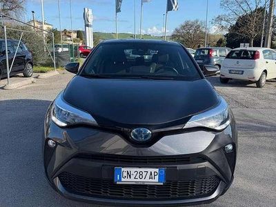 Usata Toyota C-HR Trend 121 CV (88 kW) 2023 Grigio cometa SUV