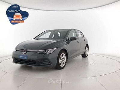 Usata VW Golf VIII Life 116 CV (85 kW) 2022 Dolphin grey metallizzato Berlina