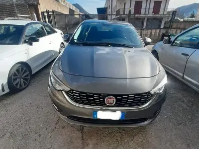 Usata Fiat Tipo 120 CV (88 kW) 2016 Grigio Berlina
