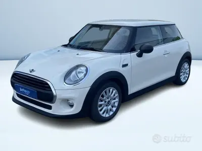Usata Mini ONE 75 CV (55 kW) 2015 Marrone Utilitaria