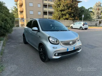 Usata Smart ForFour Prime 71 CV (52 kW) 2015 Grigio Utilitaria