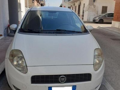 Usata Fiat Grande Punto 77 CV (56 kW) 2008 Bianco Utilitaria