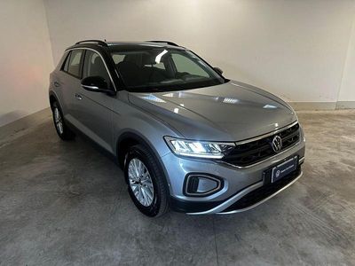 Usata VW T-Roc Life 150 CV (110 kW) 2024 Grigio SUV