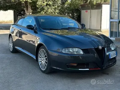 Usata Alfa Romeo GT 150 CV (110 kW) 2003 Grigio Coupé