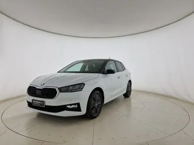 Usata Skoda Fabia 80 CV (58 kW) 2025 Bianco luna metallizzato nero tulipano perlato Utilitaria