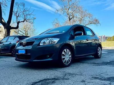 Usata Toyota Auris 124 CV (91 kW) 2009 Grigio Utilitaria