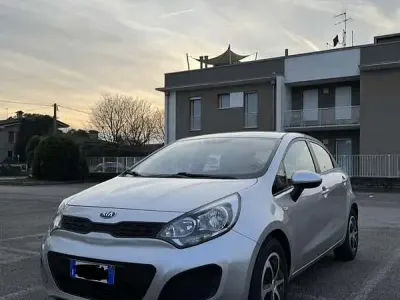 Usata Kia Rio EX 75 CV (55 kW) 2013 Berlina