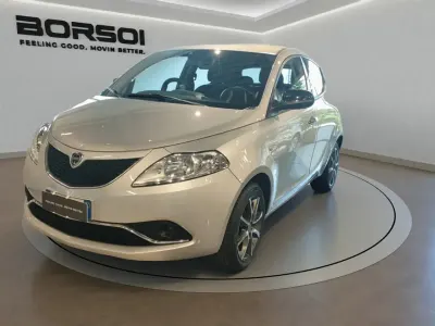 Gebraucht Lancia Ypsilon Gold 70 PS (51 kW) 2016 Silber Kleinwagen