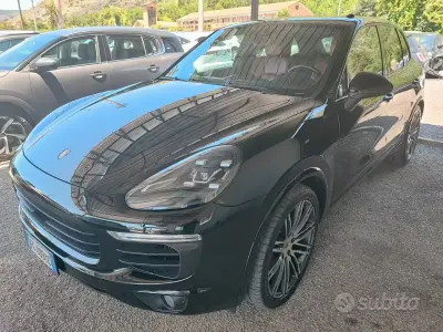 Usata Porsche Cayenne Platinum Edition 250 CV (183 kW) 2016 Nero SUV
