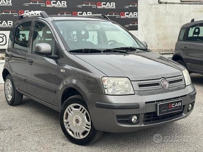 Usata Fiat Panda Climbing 77 CV (56 kW) 2012 Grigio Utilitaria