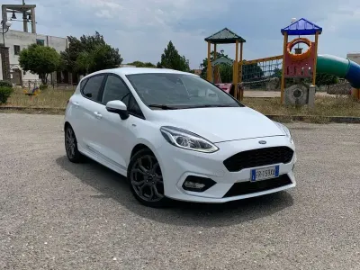 Usata Ford Fiesta ST-Line 86 CV (63 kW) 2018 Bianco Utilitaria