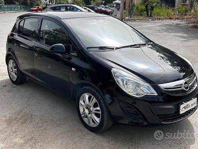 Usata Opel Corsa 85 CV (62 kW) 2013 Nero Utilitaria